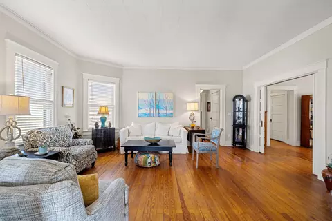 Living - 403 E Third St, Perryville, KY 40468 photo 1 of 5