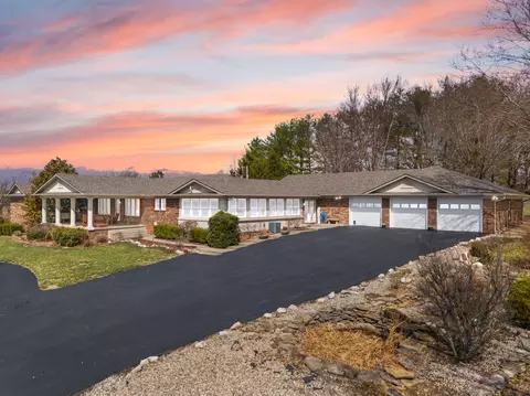 2501 Lake Hill Dr, Richmond, KY 40475