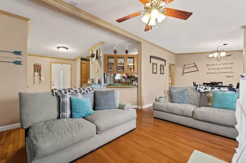 Living - 175 Rice Loop, Morehead, KY 40351 photo 1 of 3