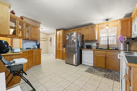Kitchen - 175 Rice Loop, Morehead, KY 40351 photo 1 of 2