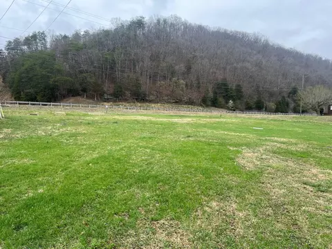 1174 Conn St, Ivel, KY 41642