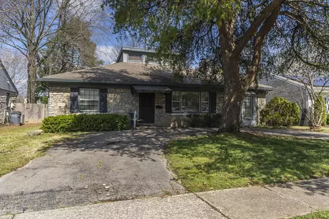 691 Springhurst Dr, Lexington, KY 40503