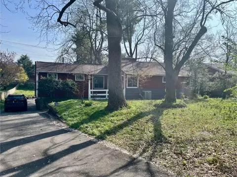 1711 Liberty Rd, Lexington, KY 40505