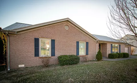1106 Man O War Dr, Frankfort, KY 40601