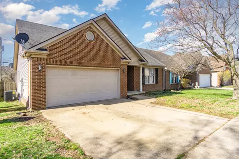 204 Courtney Dr, Nicholasville, KY 40356