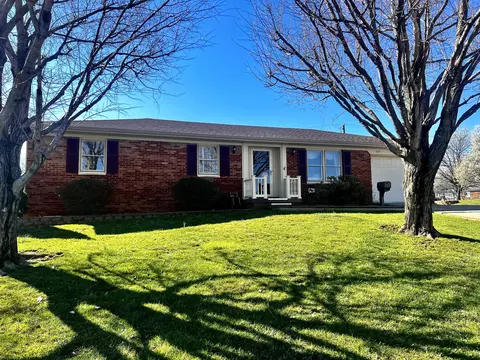 574 Storey Ave, Harrodsburg, KY 40330