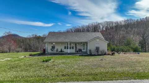 Exterior - 2726 Dreyfus Rd, Waco, KY 40385 photo 5 of 5