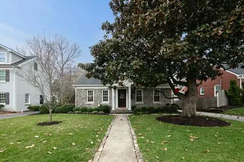 1230 Cooper Dr, Lexington, KY 40502