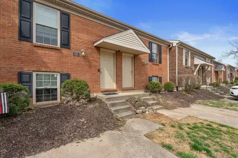 541 El Paseo Pl, Lexington, KY 40517
