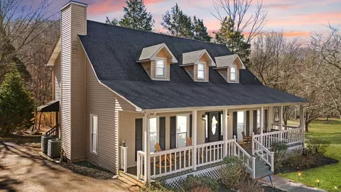 2433 Hammett Hill Rd, Bowling Green, KY 42101