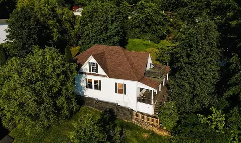 18 Madison St, Beattyville, KY 41311