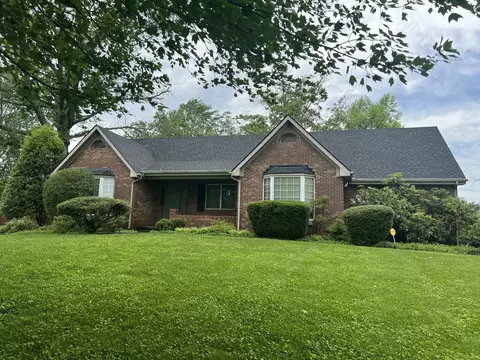 222 Peachbloom Hill Rd, Berea, KY 40403