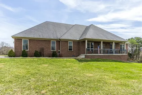 100 Nikkis Cir, Berea, KY 40403