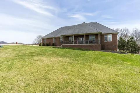 100 Nikkis Cir, Berea, KY 40403 photo 2