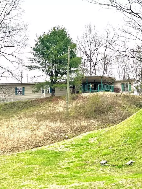 351 John Bays Br, Auxier, KY 41602