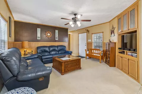 Living - 125 Mcdowell Rd, Burnside, KY 42519 photo 4 of 5