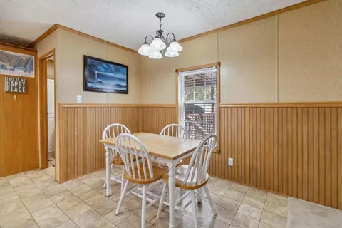 Dining - 125 Mcdowell Rd, Burnside, KY 42519 photo 3 of 4