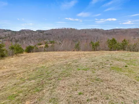 1125 W Adkins Arthur Rd, Somerset, KY 42501