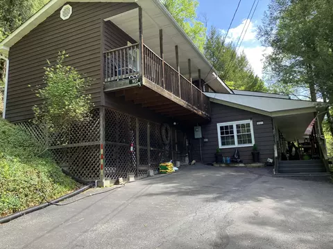 907 Augusta Dr, Cumberland, KY 40823