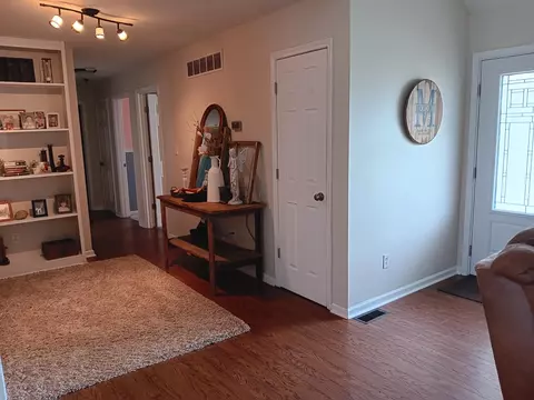 263 Rolling Meadows Dr, Lancaster, KY 40444 photo 2