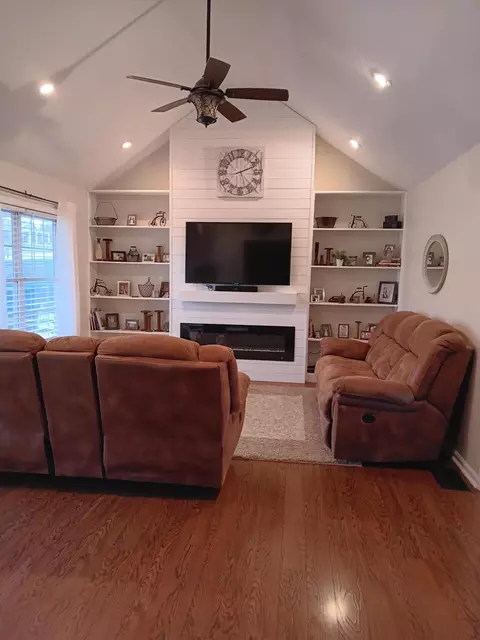 263 Rolling Meadows Dr, Lancaster, KY 40444 photo 4