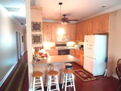 522 E Walnut St, Danville, KY 40422 photo 3
