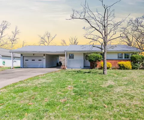 906 E Lakeshore Dr, Burnside, KY 42519 photo 1