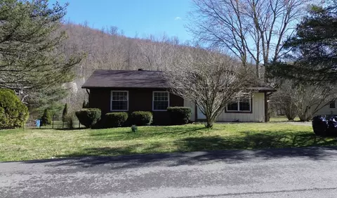 281 Chestnut St, Vanceburg, KY 41179