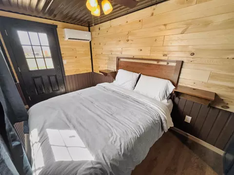 Bedroom - 197 Spring Branch Hollow Rd, Nancy, KY 42544 photo 3 of 8