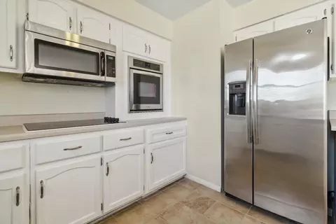 Kitchen - 108 Whitney Ct, Corbin, KY 40701 photo 6 of 6