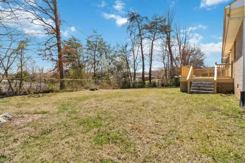 Exterior - 108 Whitney Ct, Corbin, KY 40701 photo 4 of 9