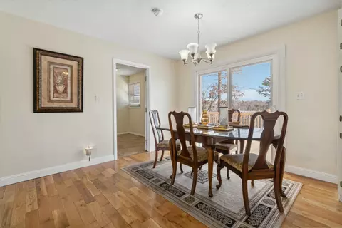 Dining - 108 Whitney Ct, Corbin, KY 40701 photo 3 of 5