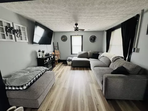 Living - 7220 Thomas Ridge Rd, Liberty, KY 42539 photo 1 of 2