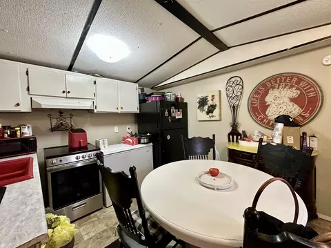 Kitchen - 12418 Us 421, Tyner, KY 40486 photo 1 of 2