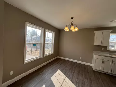 Dining - 7 Gilliam St, Corbin, KY 40701 photo 1 of 1