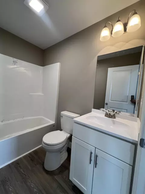 Bath - 7 Gilliam St, Corbin, KY 40701 photo 1 of 2
