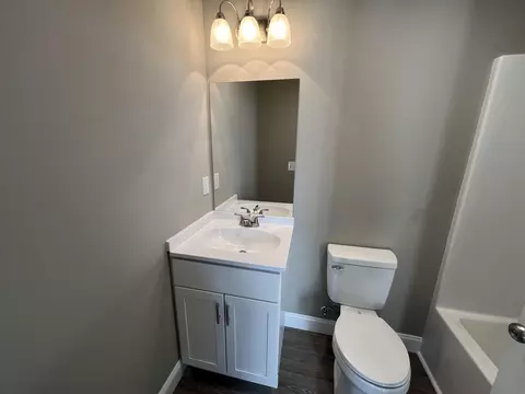 Bath - 7 Gilliam St, Corbin, KY 40701 photo 2 of 2