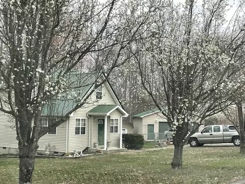 121 Vanderbilt Dr, Corbin, KY 40701