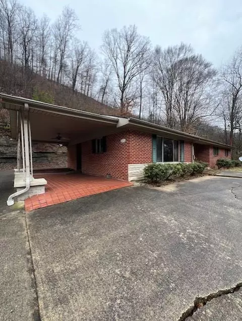 133 Billiter Dr, Pikeville, KY 41501