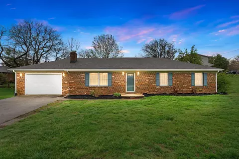 1046 Raintree Dr, Richmond, KY 40475