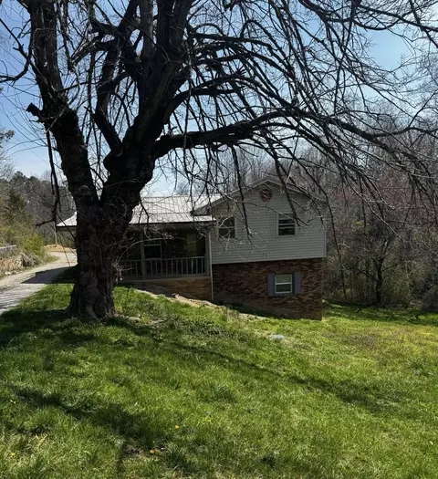 59 Rogers Rd, Whitley City, KY 42653
