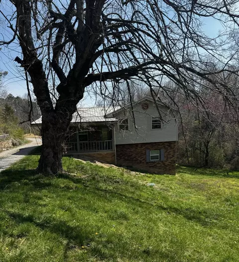 59 Rogers Rd, Whitley City, KY 42653