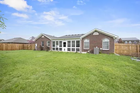 118 General Cleburne Dr, Richmond, KY 40475