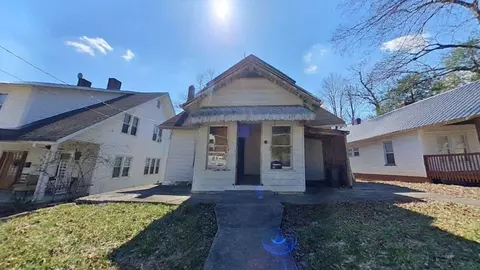 214 Broadway St, Irvine, KY 40336