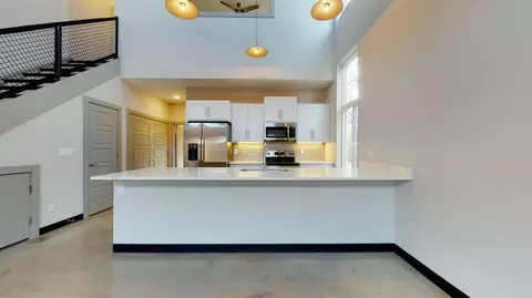 702 Burnett Farm Ln, Louisville, KY 40243