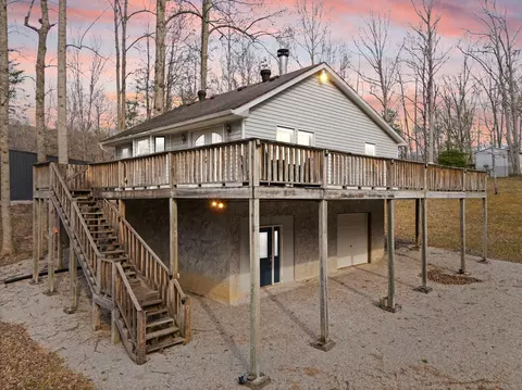 225 Dixie Pine Dr, Burnside, KY 42519
