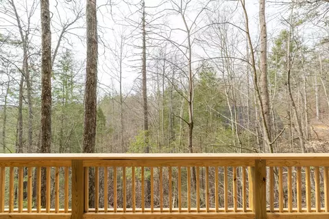 291 Sunset Rdg, Rogers, KY 41365
