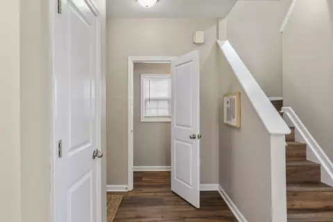 Entry Way - 110 Elm St, Georgetown, KY 40324 photo 1 of 2