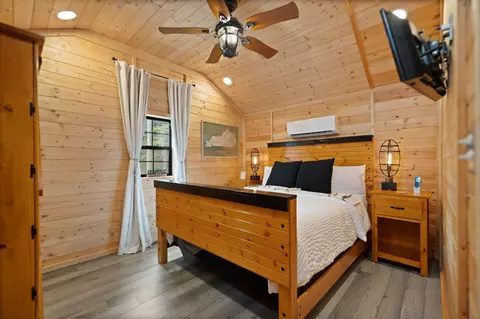 Bedroom - 46 River Rock Dr, Stanton, KY 40380 photo 1 of 4