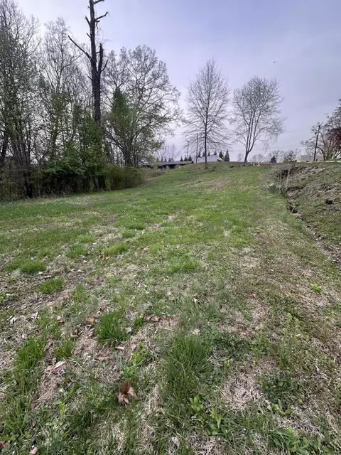 661 Grand Ave, Beattyville, KY 41311